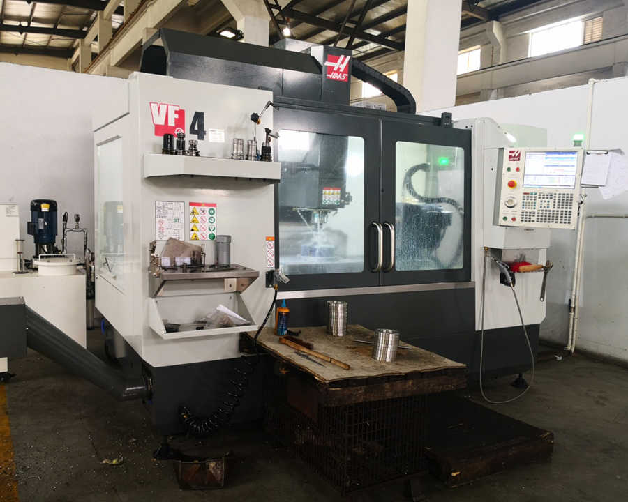 Vertical boring and milling machining center